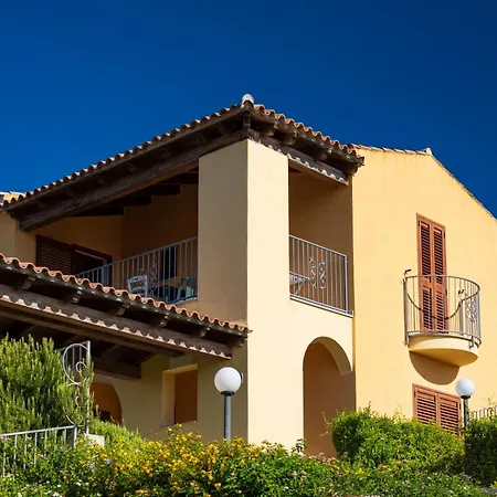Corte Di Gallura Aparthotel