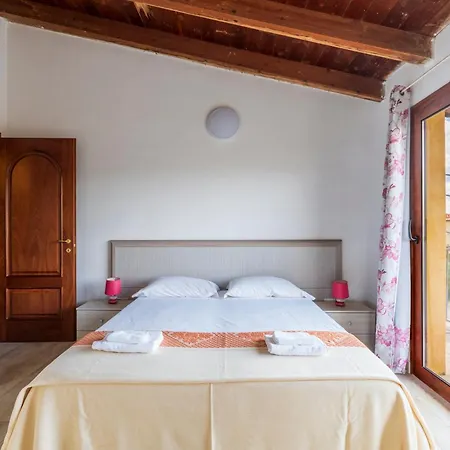 Corte Di Gallura Aparthotel 3*