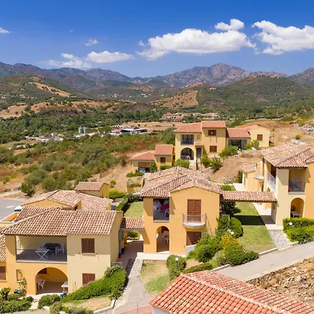 Corte Di Gallura Апарт-отель 3*