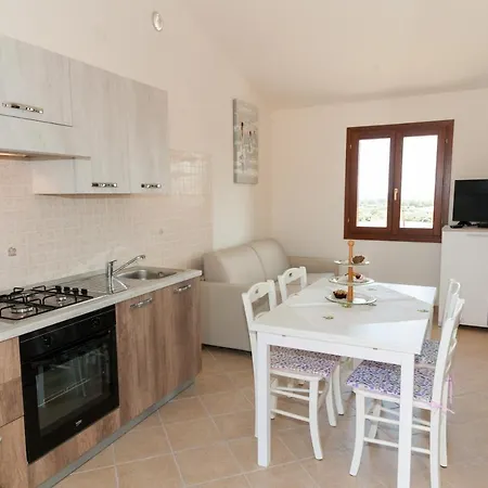Corte Di Gallura Aparthotel *