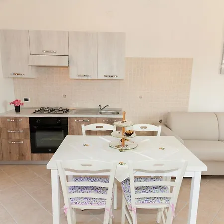 Corte Di Gallura Aparthotel *