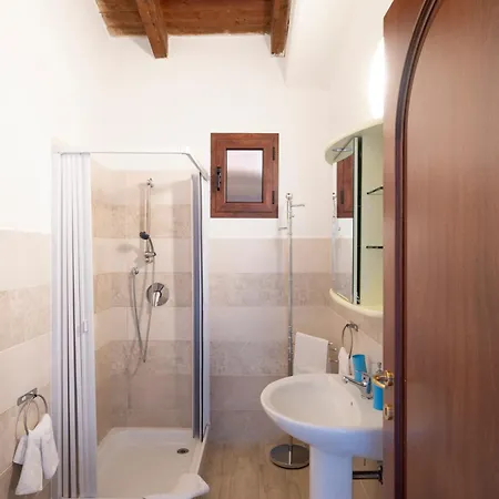 Corte Di Gallura מלון דירות 3*