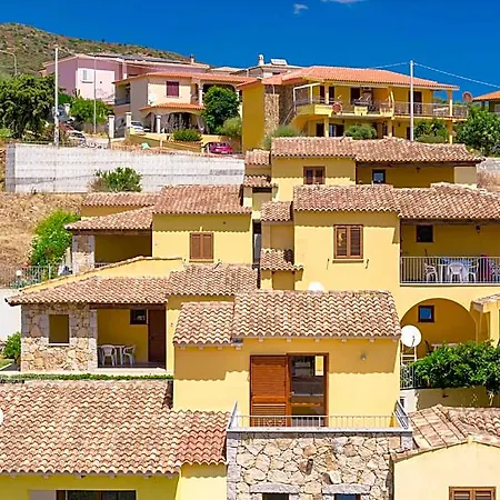 Corte Di Gallura Aparthotel 3*