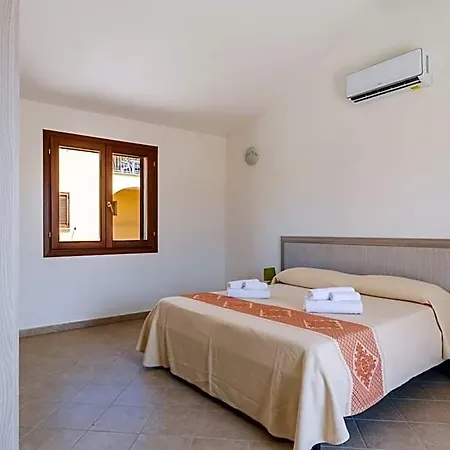 Corte Di Gallura Aparthotel