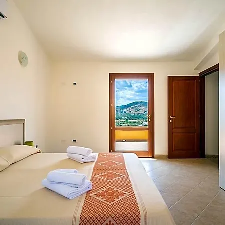 Corte Di Gallura Aparthotel 3*